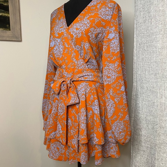 Deep V Neck Floral Print Romper, Ruffle Hem Short with Belt, M - Picture 7 of 12